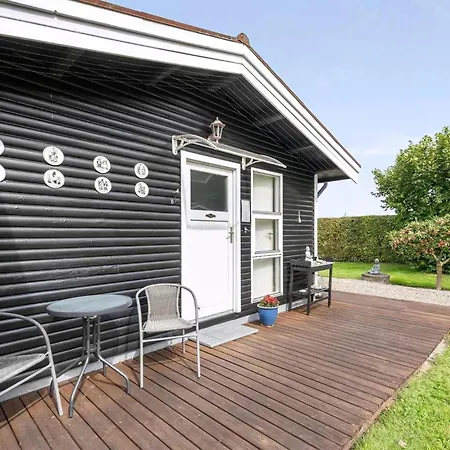 Idyllic Summer House Close To Water And Nature Holiday home *
