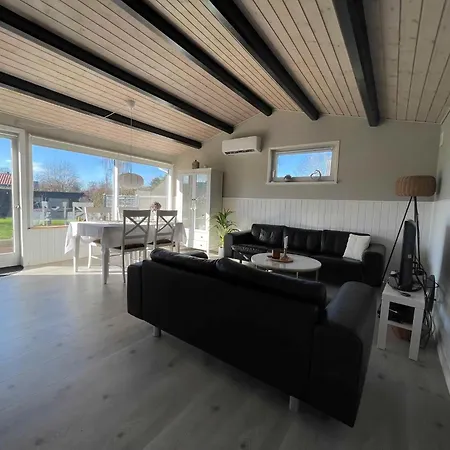 Idyllic Summer House Close To Water And Nature Nedre Lysabild