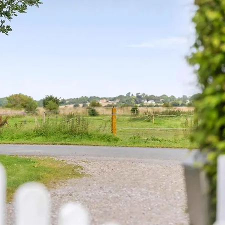 Idyllic Summer House Close To Water And Nature *