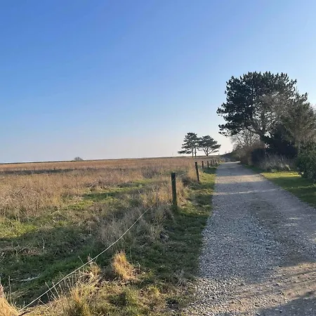 بيت للعطل Idyllic Summer House Close To Water And Nature