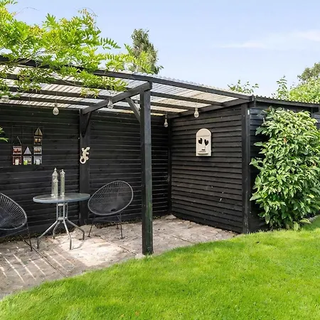 Idyllic Summer House Close To Water And Nature * Nedre Lysabild