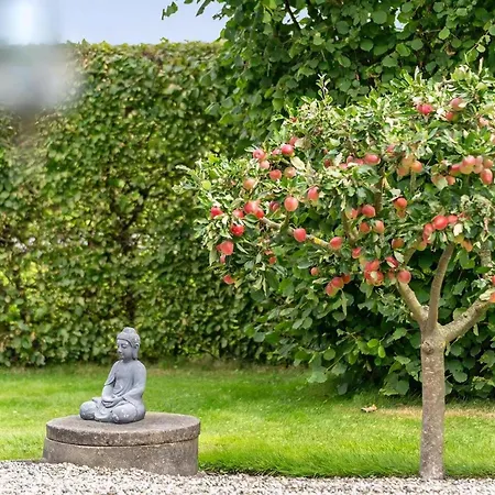 Idyllic Summer House Close To Water And Nature Hébergement de vacances