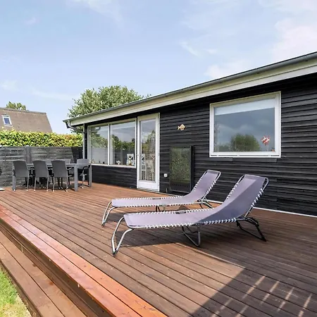 Idyllic Summer House Close To Water And Nature *
